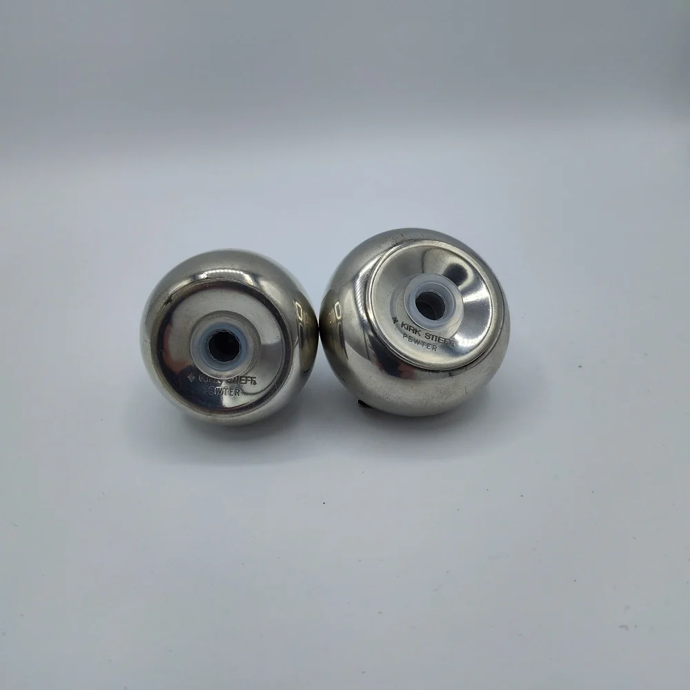 Vintage Pewter MCM Kirk Stuff Pear And Apple Salt And Pepper Shakers EVC - Picture 3 of 4